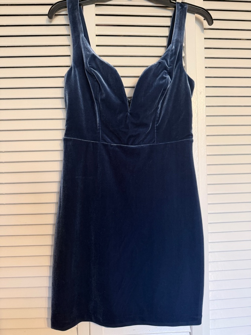 Navy Velvet V-Neck Sleeveless Dress